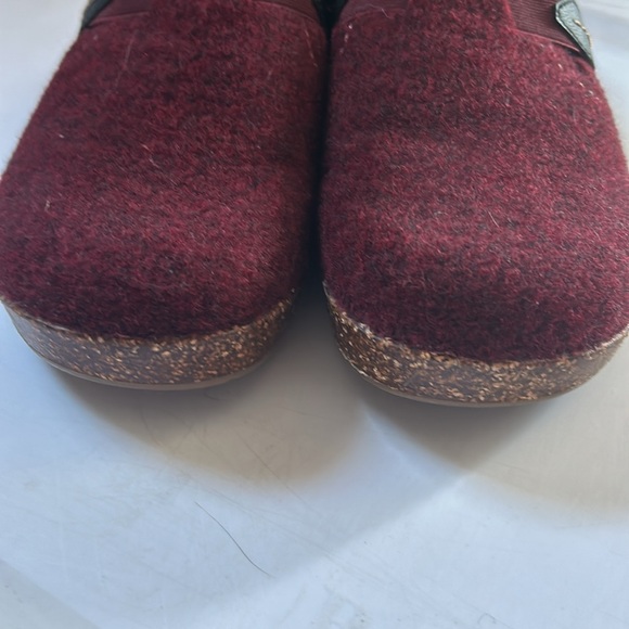 Earth Origins Jenna slip on mules size 7 medium - Picture 3 of 7